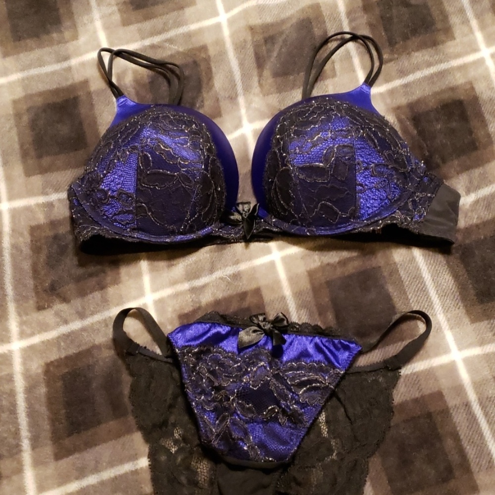 Very Sexy Plunge , Low-rise cheeky panty set
